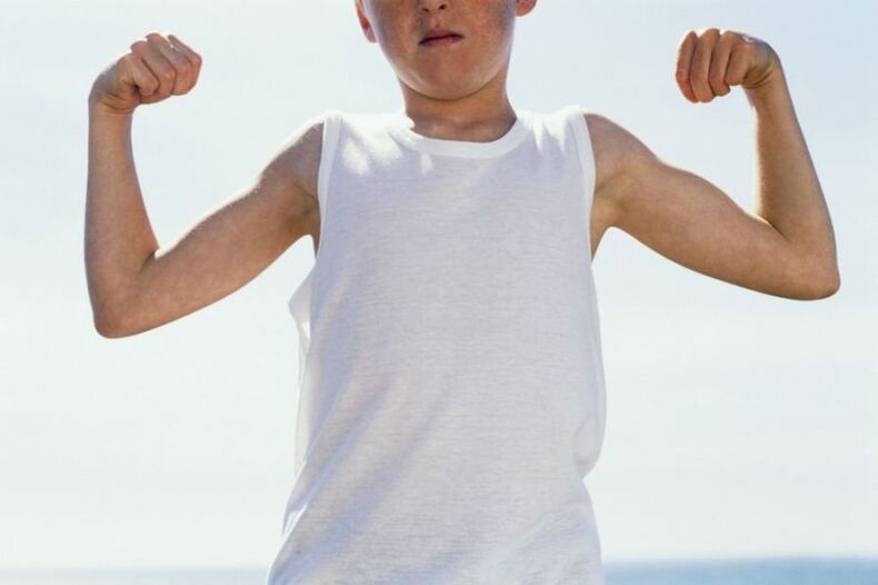 ուժեղ դեռահասների և առնանդամի մեծացում 14 տարեկանում