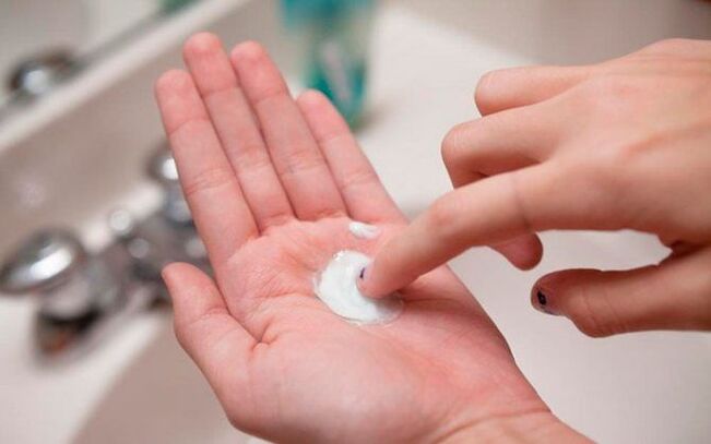 օգտագործելով խմորի սոդա տանը